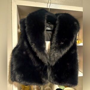 Zara Black Cropped Faux Fur short vest (brand new!!!)
